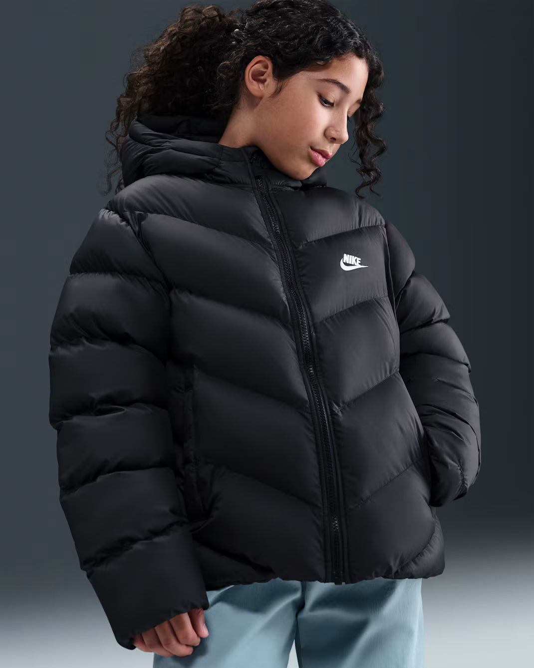 Nike piumino junior loose fit Therma-FIT Sportswear All Day Play HQ4976-010 nero