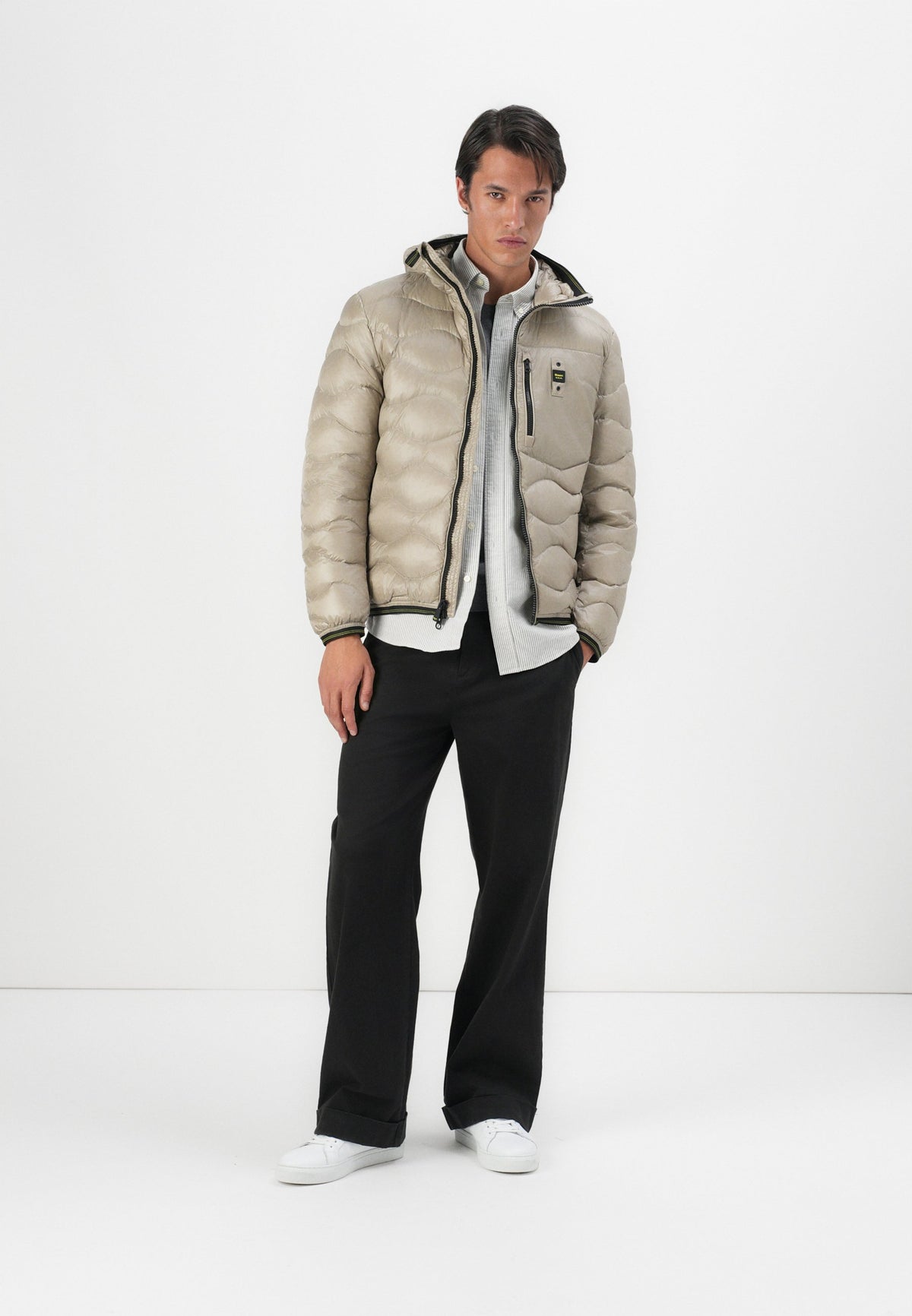 Blauer uomo piumino leggero ad onda  con cappuccio e tasca 26SBLUC03177-006719 915 Beige