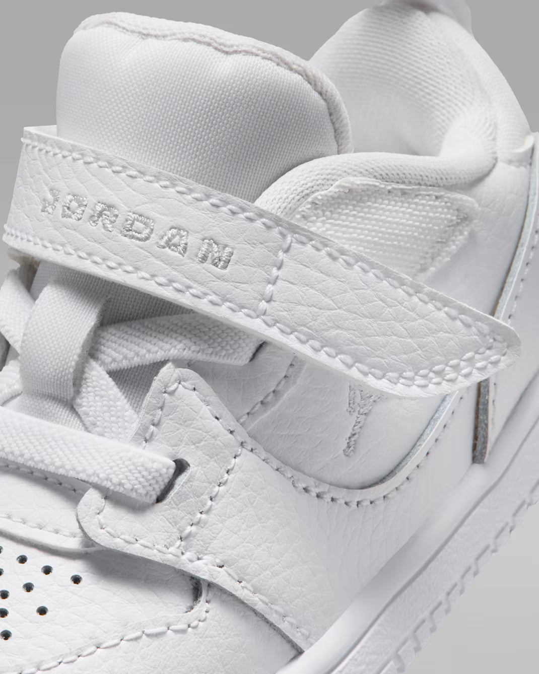 Jordan scarpa sneakers da bimbo Court Connect Low IQ6047-100 bianco
