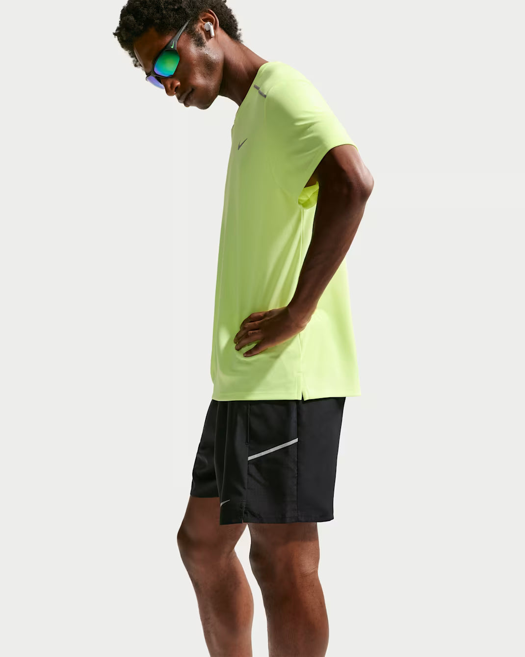 Nike pantaloncino running uomo Miler da 13 cm 2 in 1 con Dri-FIT IF2044-010 nero