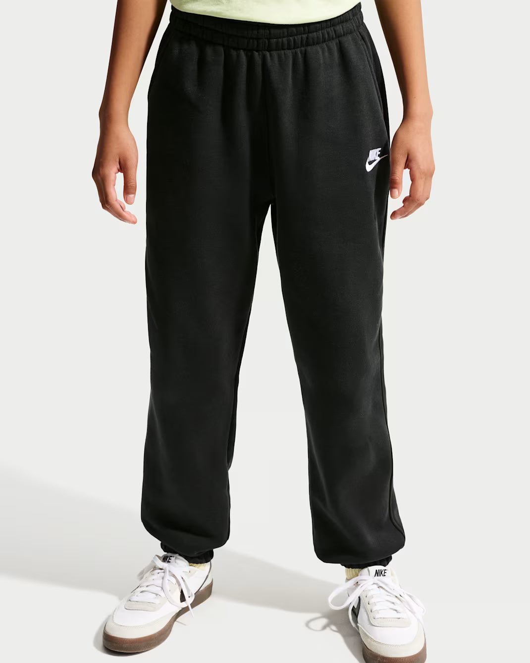 Nike pantalone sportivo junior Sportswear Club Fleece IQ6116-010 nero