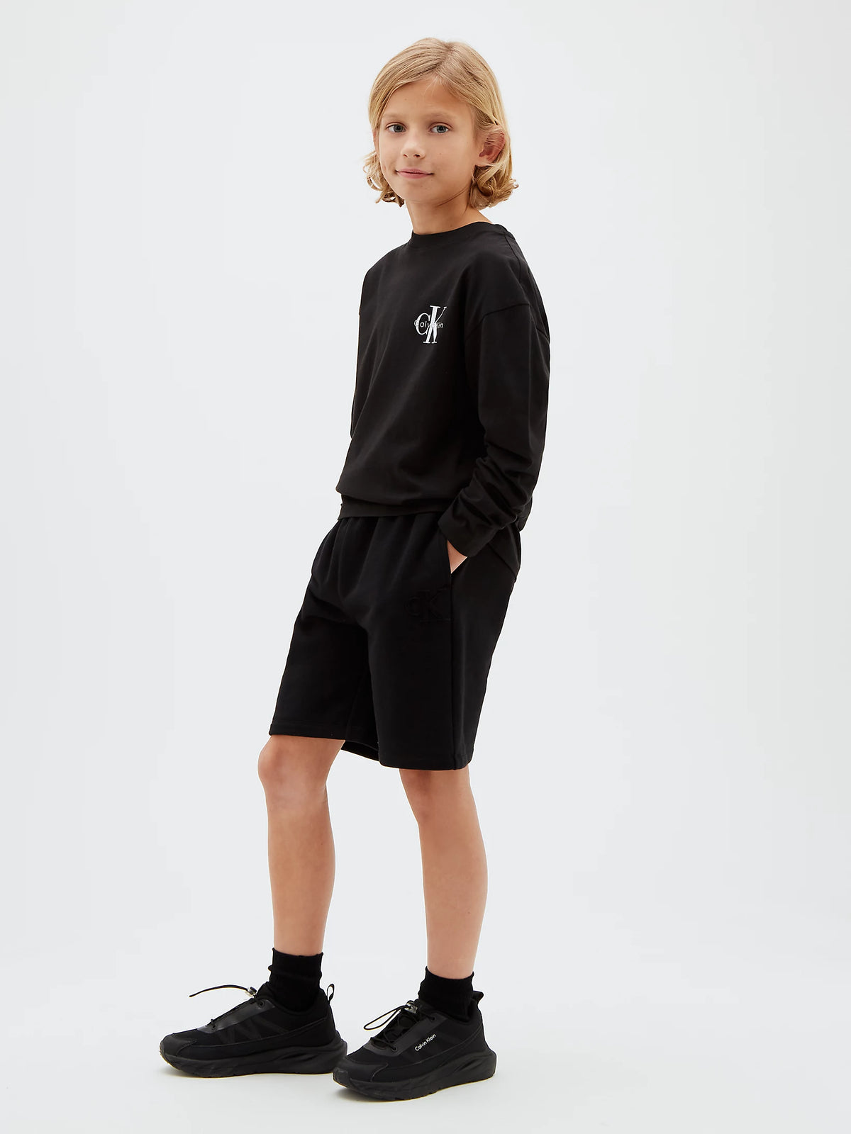 Calvin Klein T-shirt a maniche lunghe con logo bambino LV1CKTJA17 BEH nero