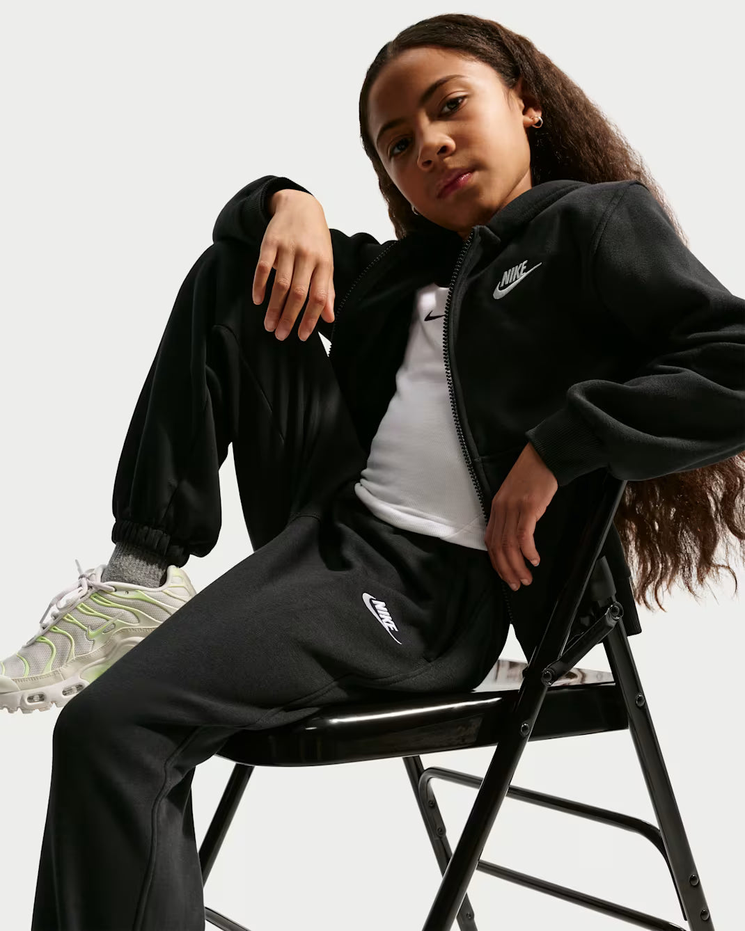 Nike pantalone sportivo junior Sportswear Club Fleece IQ6116-010 nero
