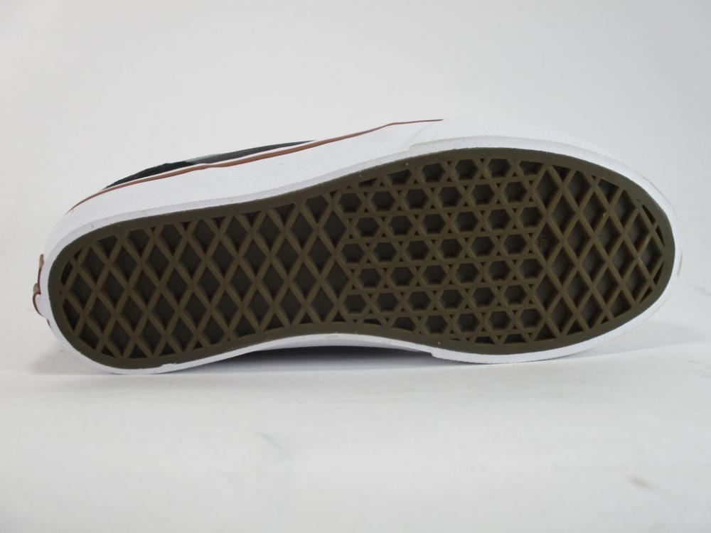 Vans Chapman Mid nere da junior, modello VN0A2XSSK75 in pelle scamosciata con suola in gomma - suola